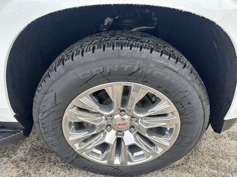 New 2026 GMC Yukon Denali w/ LPO, Floor Liner Package AWD/4WD image 10