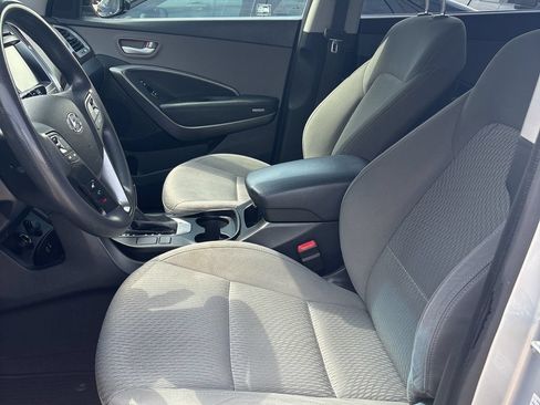 Used 2017 Hyundai Santa Fe SE w/ Cargo Package AWD/4WD image 15