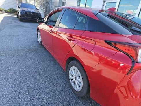 Used 2020 Toyota Prius LE image 15