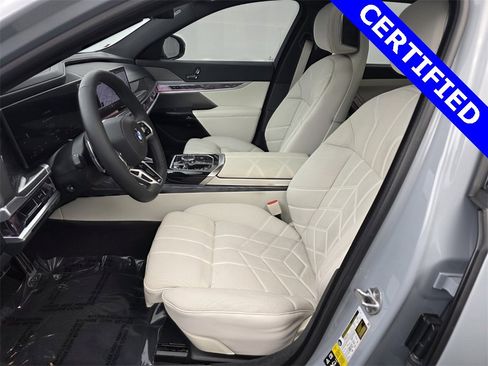 Used 2023 BMW 760i xDrive w/ Luxury Rear Seating Package image 9