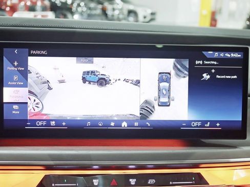 Used 2023 BMW i7 xDrive60 w/ Executive Package 2 image 20