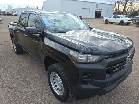 Certified 2024 Chevrolet Colorado W/T w/ WT Convenience Package image 8