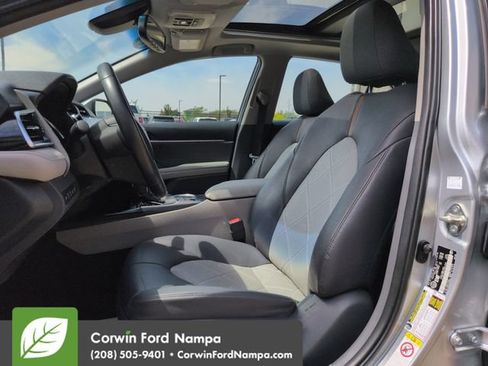 Used 2018 Toyota Camry XLE FWD image 23