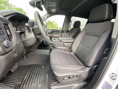 New 2025 Chevrolet Silverado 2500 Custom w/ Custom Value Package image 18