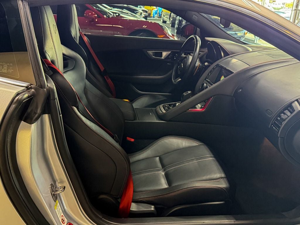 Used 2015 Jaguar F-TYPE R RWD image 33