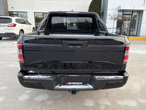 Certified 2024 Nissan Frontier SV w/ Hardbody Edition image 4