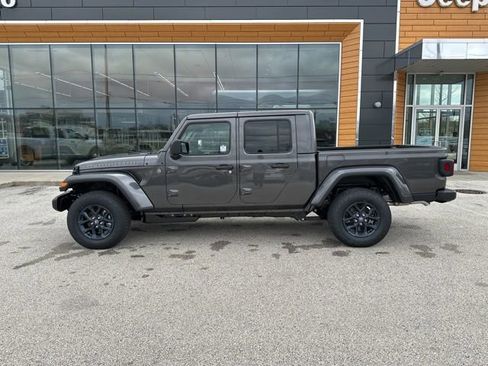 New 2026 Jeep Gladiator Sport AWD/4WD image 9