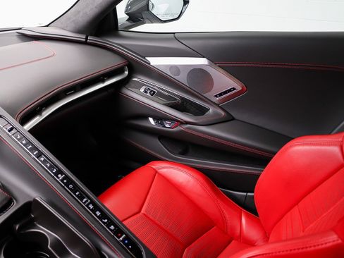 Used 2021 Chevrolet Corvette Stingray Premium Conv w/ Z51 Performance Package RWD image 30