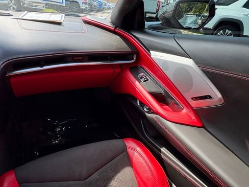 Used 2021 Chevrolet Corvette Stingray Premium Conv w/ Z51 Performance Package RWD image 19