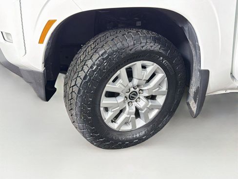 Used 2023 Nissan Frontier SV w/ Technology Package AWD/4WD image 37