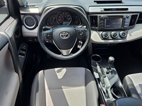 Used 2015 Toyota RAV4 LE FWD image 10