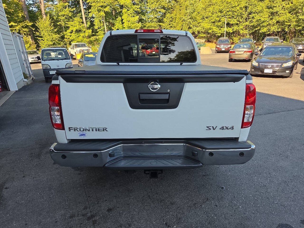Used 2015 Nissan Frontier SV w/ SV Value Truck Package AWD/4WD image 7