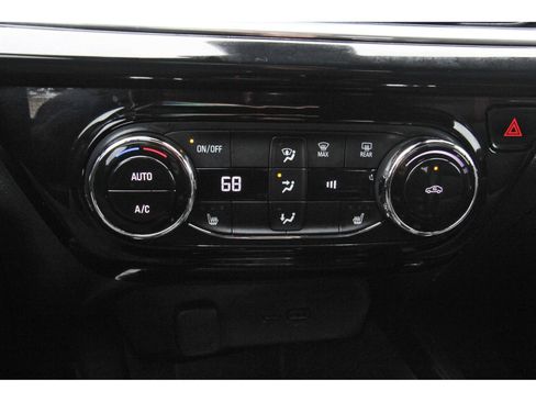 Used 2024 Chevrolet Trax RS w/ Driver Confidence Package FWD image 25