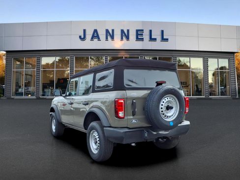 New 2026 Ford Bronco 4-Door image 4