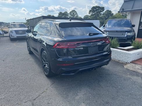 Used 2019 Audi Q8 Prestige w/ Luxury Package AWD/4WD image 3