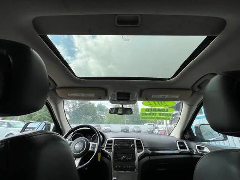 Used 2012 Jeep Grand Cherokee Laredo AWD/4WD image 23