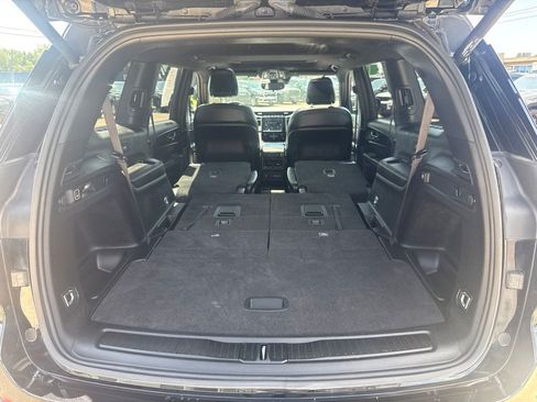 Used 2023 Jeep Grand Cherokee L Laredo AWD/4WD image 19