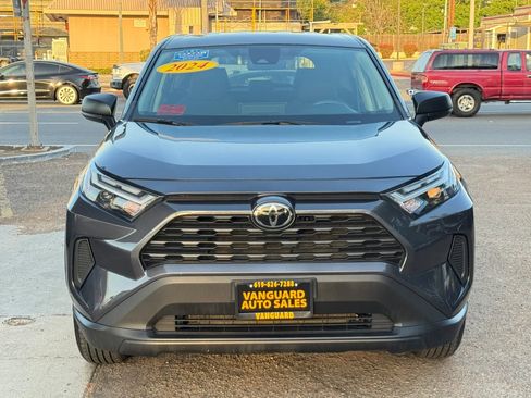 Used 2024 Toyota RAV4 LE AWD/4WD image 3