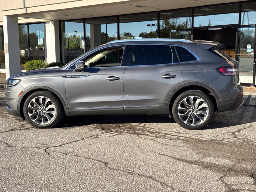 Used 2023 Lincoln Nautilus Reserve AWD/4WD image 11