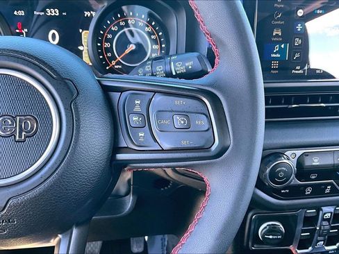 Used 2024 Jeep Wrangler Unlimited Rubicon AWD/4WD image 19