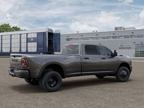 New 2026 RAM 3500 Big Horn AWD/4WD image 4