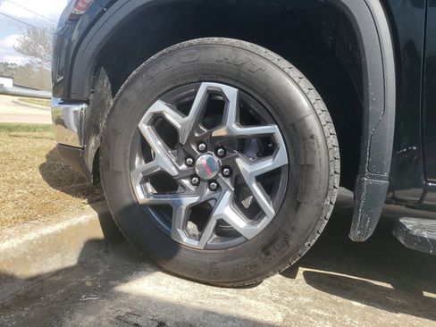 Used 2024 GMC Sierra 1500 SLT image 7