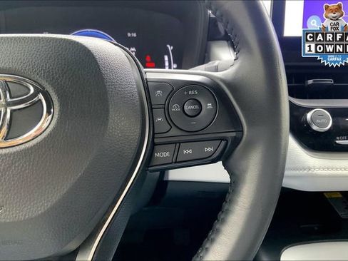 Used 2025 Toyota Corolla SE w/ SE Premium Package image 19