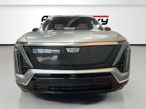 Used 2026 Cadillac Vistiq Luxury AWD/4WD image 2