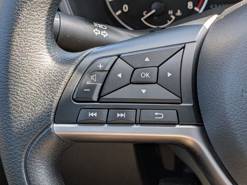 Used 2024 Nissan Altima 2.5 SV FWD image 18