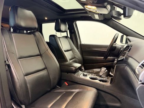 Used 2019 Jeep Grand Cherokee Limited AWD/4WD image 20