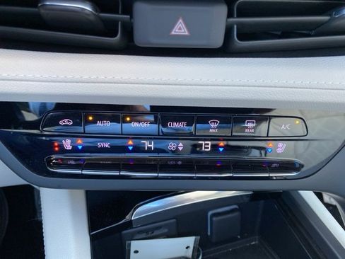 Used 2023 Buick Envision Avenir image 31