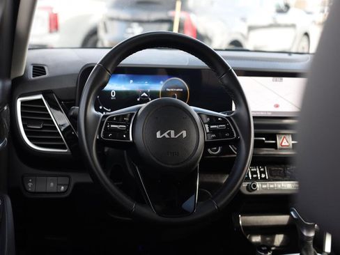 Used 2024 Kia Seltos S image 9