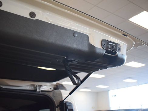 Used 2005 HUMMER H2 w/ Preferred Equipment Group AWD/4WD image 33