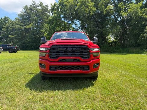 Used 2026 RAM 2500 Tradesman AWD/4WD image 2