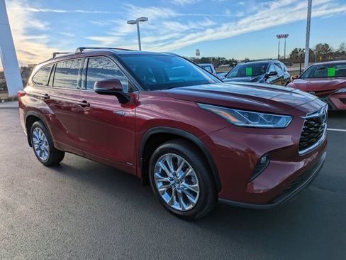 Used 2021 Toyota Highlander Limited image 2