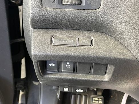Used 2017 Nissan Altima 2.5 SR w/ Midnight Edition Package FWD image 9