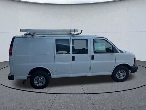 Used 2011 Chevrolet Express 2500 image 6