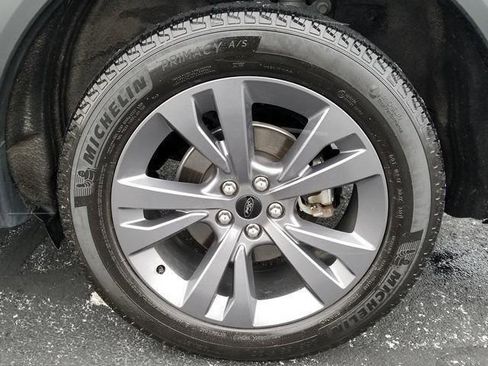 Certified 2022 Ford Explorer XLT w/ Equipment Group 202A image 26