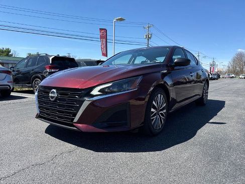 Certified 2024 Nissan Altima 2.5 SV FWD image 7