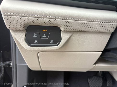 New 2026 Volkswagen Atlas SE image 27