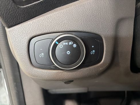 Used 2020 Ford Transit Connect XL image 16