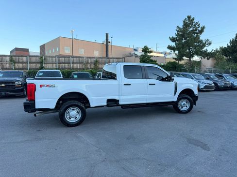 Used 2023 Ford F250 XL w/ FX4 Off-Road Package AWD/4WD image 9
