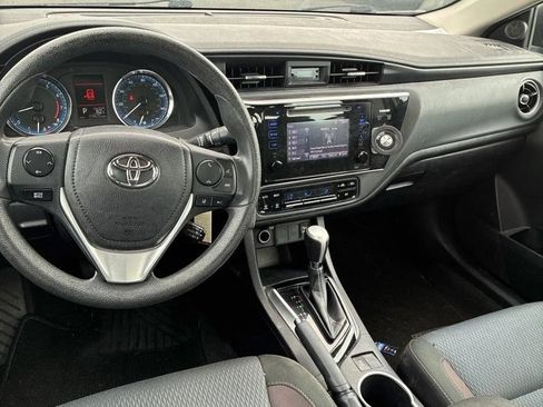 Used 2017 Toyota Corolla LE FWD image 10