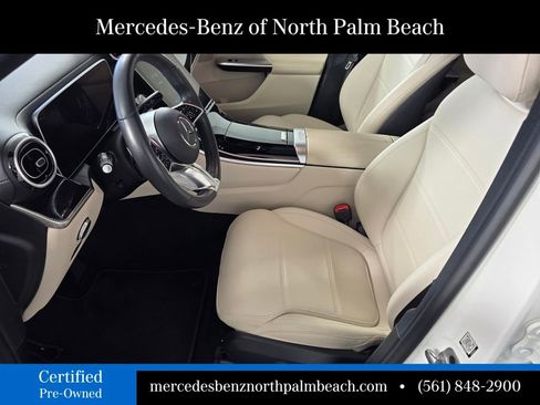 Used 2024 Mercedes-Benz GLC 300 4MATIC image 9