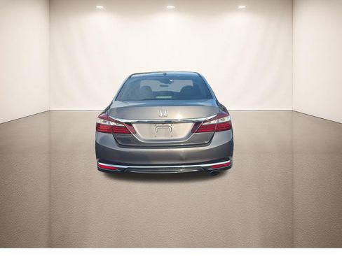 Used 2017 Honda Accord EX-L image 6