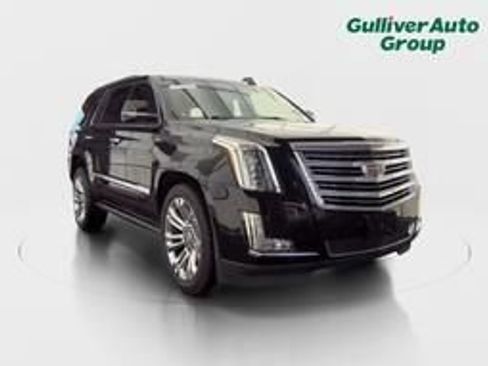 Used 2019 Cadillac Escalade Platinum AWD/4WD image 4
