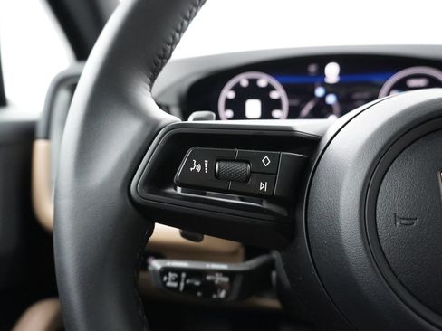 Certified 2026 Porsche Cayenne AWD/4WD image 20
