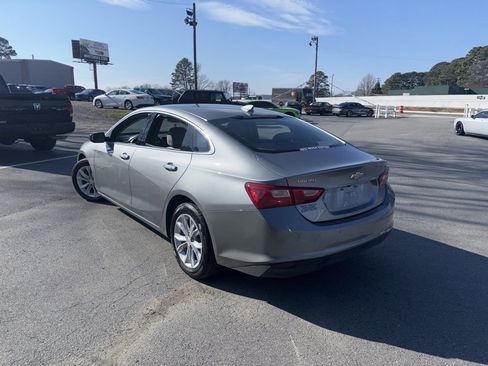 Used 2025 Chevrolet Malibu LT image 3