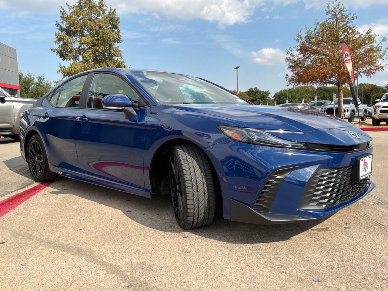 Used 2026 Toyota Camry SE FWD image 4