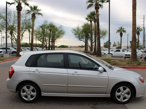 Used 2009 Kia Spectra5 SX image 6